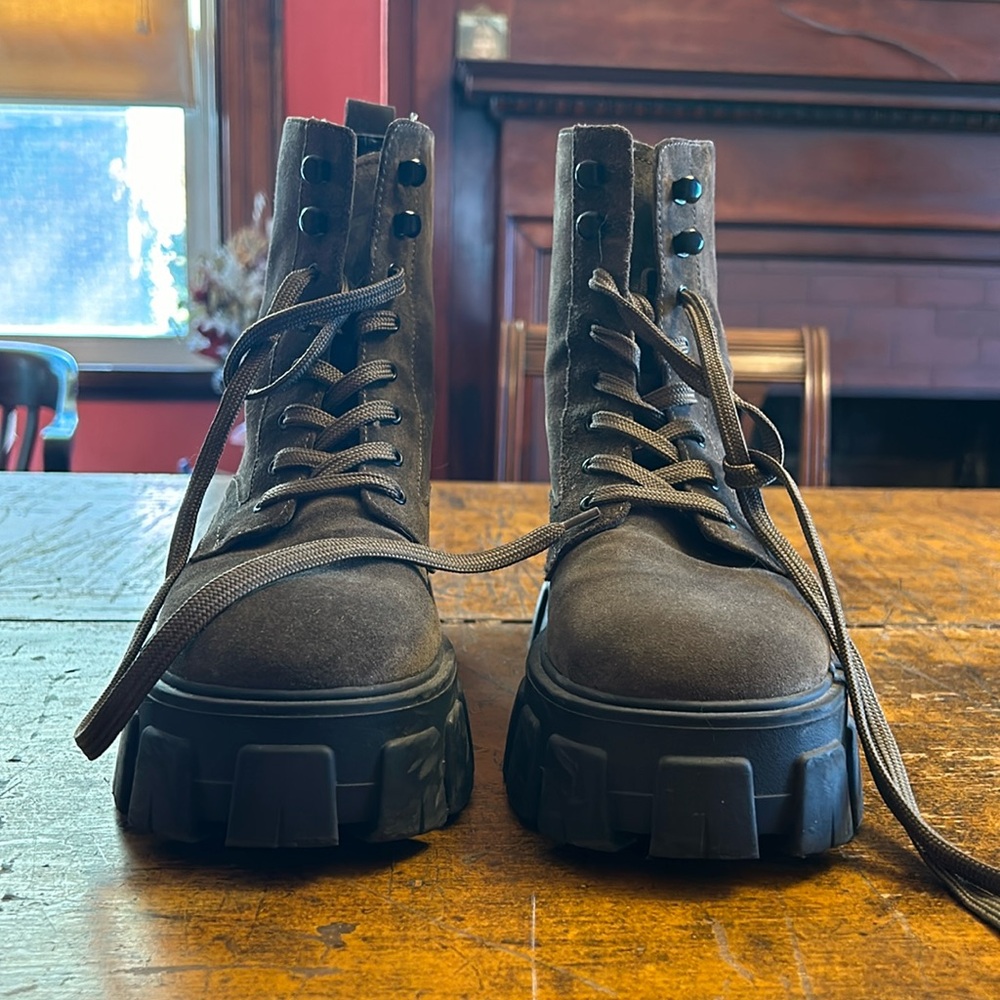 Marc Fisher LTD HAPPY suede lace up boot 8.5